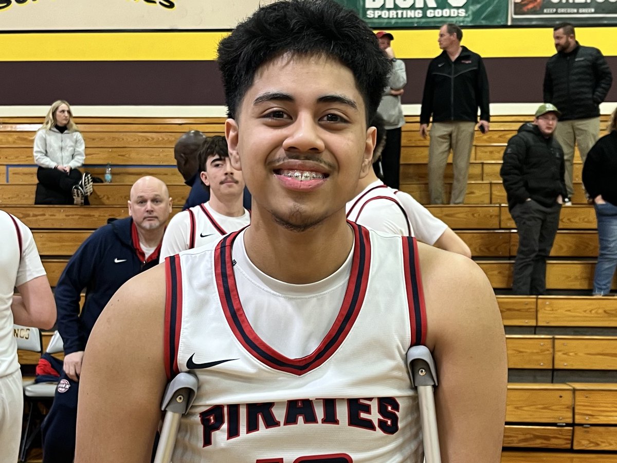 Prep Hoops Oregon (@prephoopsor) on Twitter photo Unfortunately an ankle injury forced him out of the final quarter but until then, <a href="/Martin_Ortega14/">Martin Ortega ☆</a> was showing off some pure PG skills. The <a href="/PhoenixMBB/">Phoenix Mens Basketball</a> senior was handling pressure, making great decisions in transition, and making shots when left open. 9 points and 5+ assists. Unfortunately an ankle injury forced him out of the final quarter but until then, <a href="/Martin_Ortega14/">Martin Ortega ☆</a> was showing off some pure PG skills. The <a href="/PhoenixMBB/">Phoenix Mens Basketball</a> senior was handling pressure, making great decisions in transition, and making shots when left open. 9 points and 5+ assists.