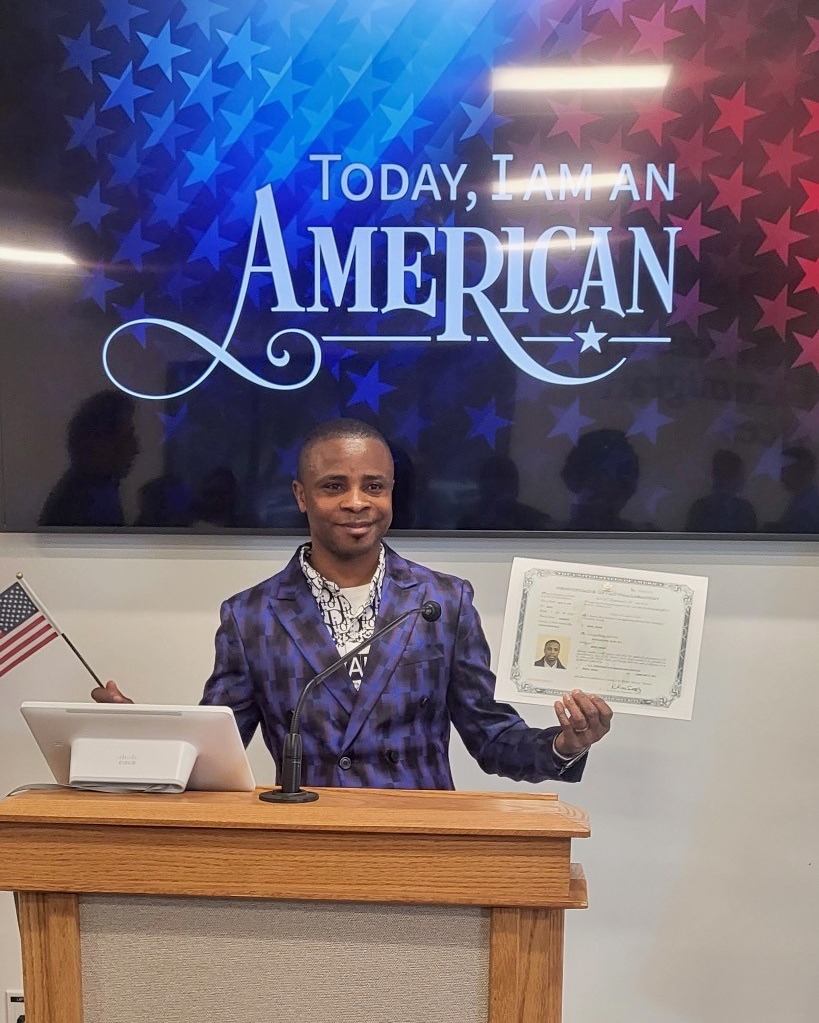 LearningLabID's tweet image. Here are 3 more students who have recently achieved their dream of becoming U.S. citizens! 🇺🇸✨ We are proud of their hard work and grateful for our dedicated volunteer tutors who help make these milestones possible.