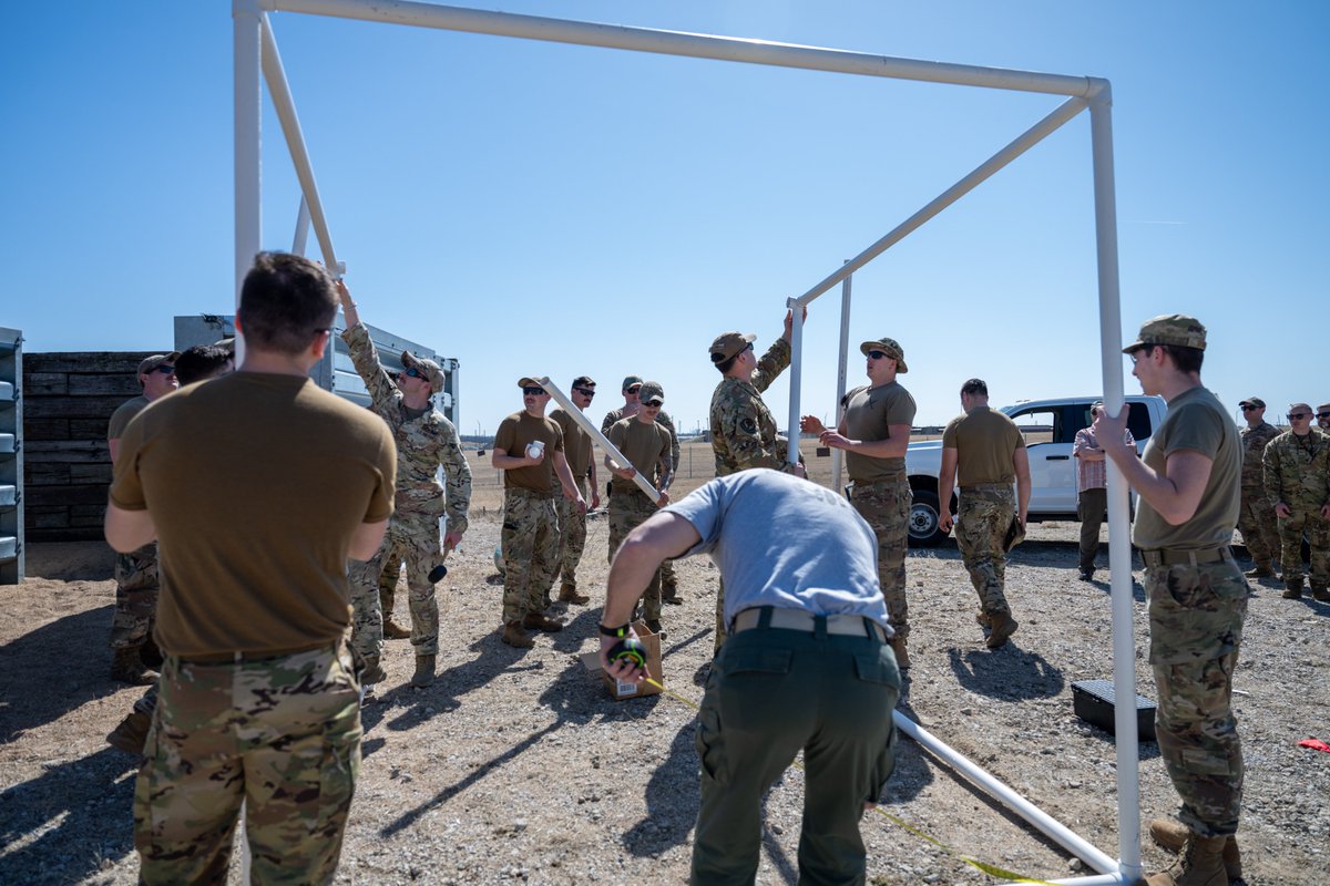 Whiteman_AFB's tweet image. HYDRA Fury
#TeamWhiteman's EOD personnel worked alongside partners from the FBI, DTRA, DoE, and Kansas Highway Patrol, to conduct a simulated weapons containment exercise. This training is critical to securing national defense assets and maintaining our #Lethality and #Readiness.