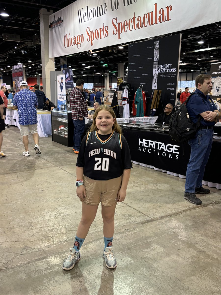 Eva and I made it to the <a href="/CSSpectacular/">Chicago Sports Spectacular</a>! We are MJ and Sabrina hunting! More to come…