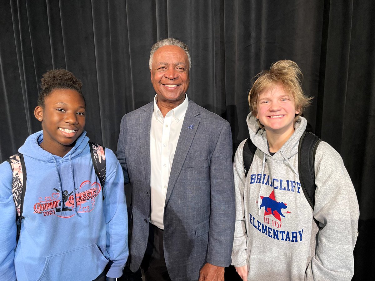 Had a great time engaging with freshmen at <a href="/NKCSchools/">NKC Schools</a>! Their passion for creating policies to better their communities is inspiring. Excited to see these future leaders turn ideas into action.