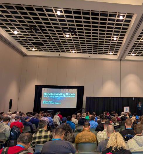 _disruptDev's tweet image. Spent the weekend at the #SoCalLinuxExpo #SCALE22X, attending amazing workshops centered around the pwr of #opensource ! Met other devs who also believe tech shld serve the ppl, not just corporate profit. #bipocintech #linux #techequity #techforthepeople #SustainableDevelopment