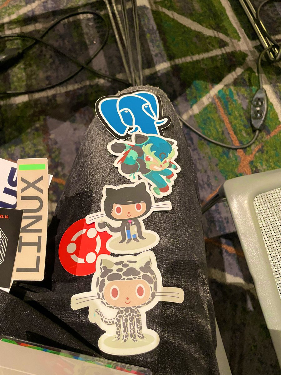 _disruptDev's tweet image. Spent the weekend at the #SoCalLinuxExpo #SCALE22X, attending amazing workshops centered around the pwr of #opensource ! Met other devs who also believe tech shld serve the ppl, not just corporate profit. #bipocintech #linux #techequity #techforthepeople #SustainableDevelopment