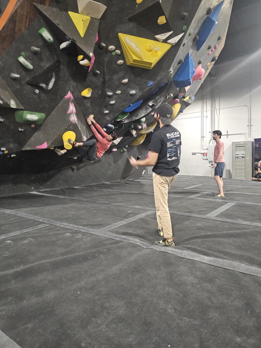 UAEcoCAR's tweet image. During workshop, we stayed busy! Enjoy these exclusive behind-the-scenes photos from our time in Riverside. We work hard and play hard! 

#UAEcoCAR #EcoCAREVChallenge #BamaEngineering #BehindtheScenes #WinterWorkshop