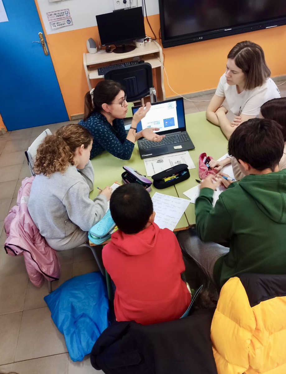 Les Dres. Iglesias i Mujika han estat al consell municipal d'infants parlant de salut i medi ambient. Ha estat genial!☺️