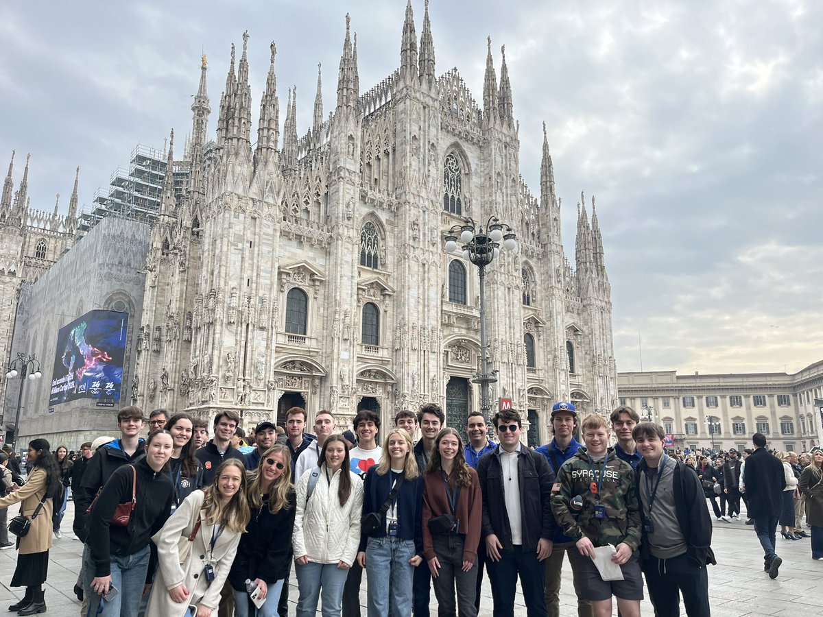 SUFalkCollege's tweet image. #SpringBreak is winding down, but it's been a trip to remember for Falk students who spent the week in Italy! 🇮🇹 Students met with @SerieA clubs, learned about their organizations, and took in the culture of #calcio. ⚽ 
Learn about Sport Analytics: 
🔗 bit.ly/4gkb7hr