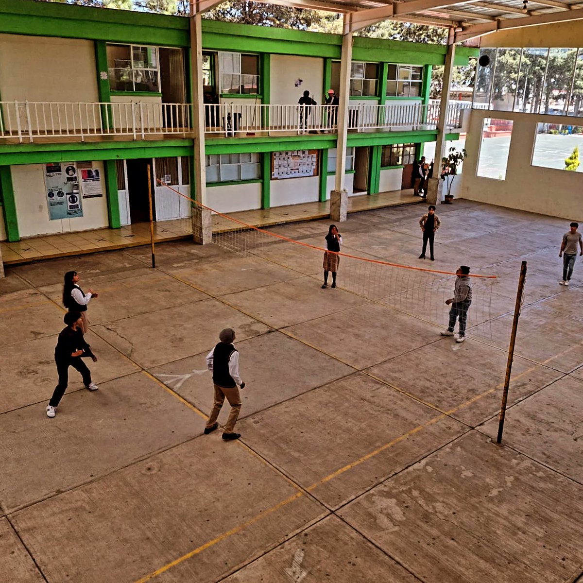 escuela_6's tweet photo. Jornada Nacional por La Paz y contra las adicciones, la @escuela_6 participa con partidos amistosos de vóleibol para prevenir adicciones #ElFentaniloTeMata #AlejateDeLasDrogas #ElijoSerFeliz @Edomex
@SEMSedomex
@DGEMSedomex
@dbg_ep 
@SEMSedomex
@DGEMSedomex
@dbg_epoem https://t.co/95w1BKUrsP