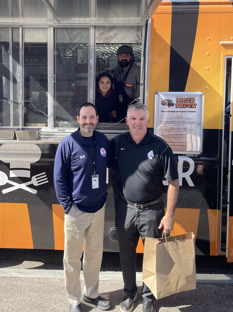 Darla Hartung tweet media