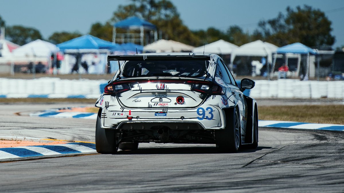 🇺🇸 <a href="/MTLMtrsprtGrp/">Montreal Motorsport Group</a>'s LP Montour &amp; Karl Wittmer snatch P3 in the #IMPC on the last lap at Sebring while HART's Chad Gilsinger &amp; Tyler Chambers and KMW w TMR’s William Tally &amp; Tim Lewis Jr take P4 &amp; P5.