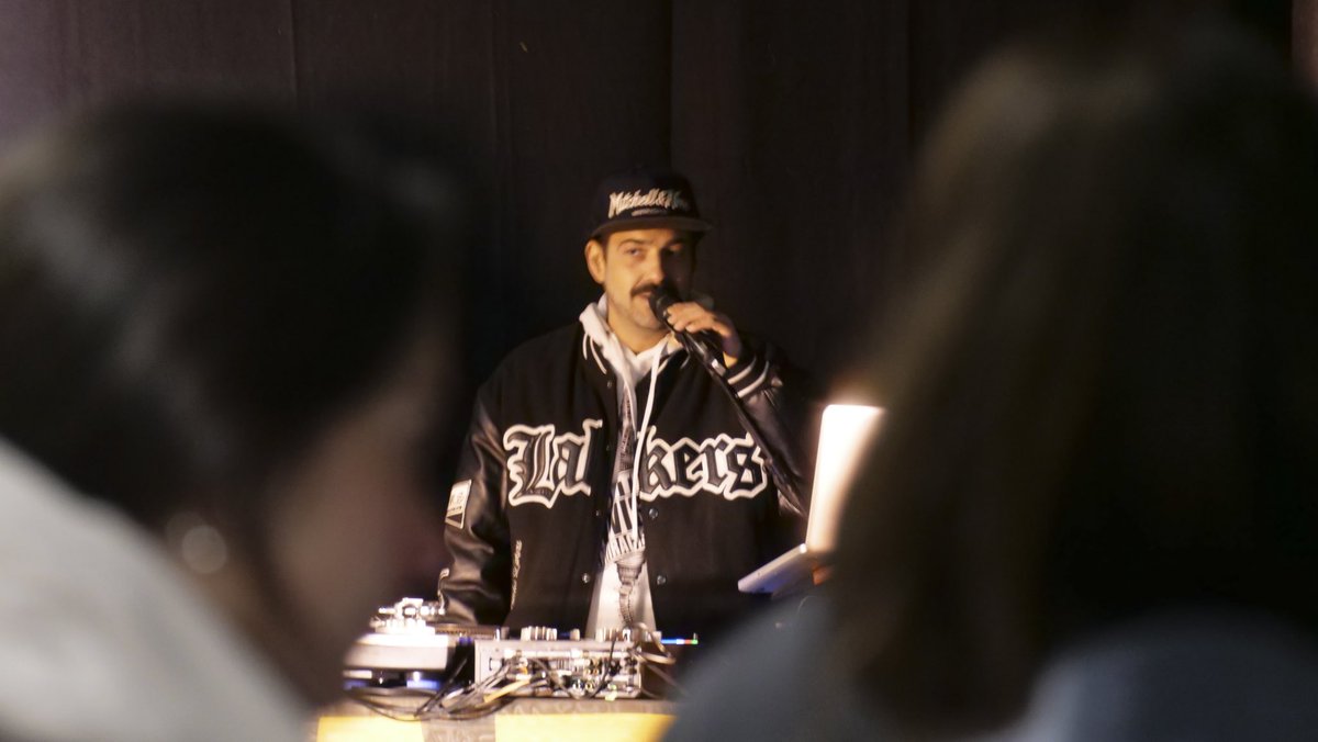 🗣️ Euskaraldia martxan da Galdakaon! Gaur aurkeztu dute Hamaikakoa: herriko erakunde eta esparru askotako hamaika emakumek osatzen dute. 

📲 Argazki guztiak: geuria.eus
📸 <a href="/maideriba/">Maider Ibañez</a> 
#galdakao #Euskaraldia #aurkezpena