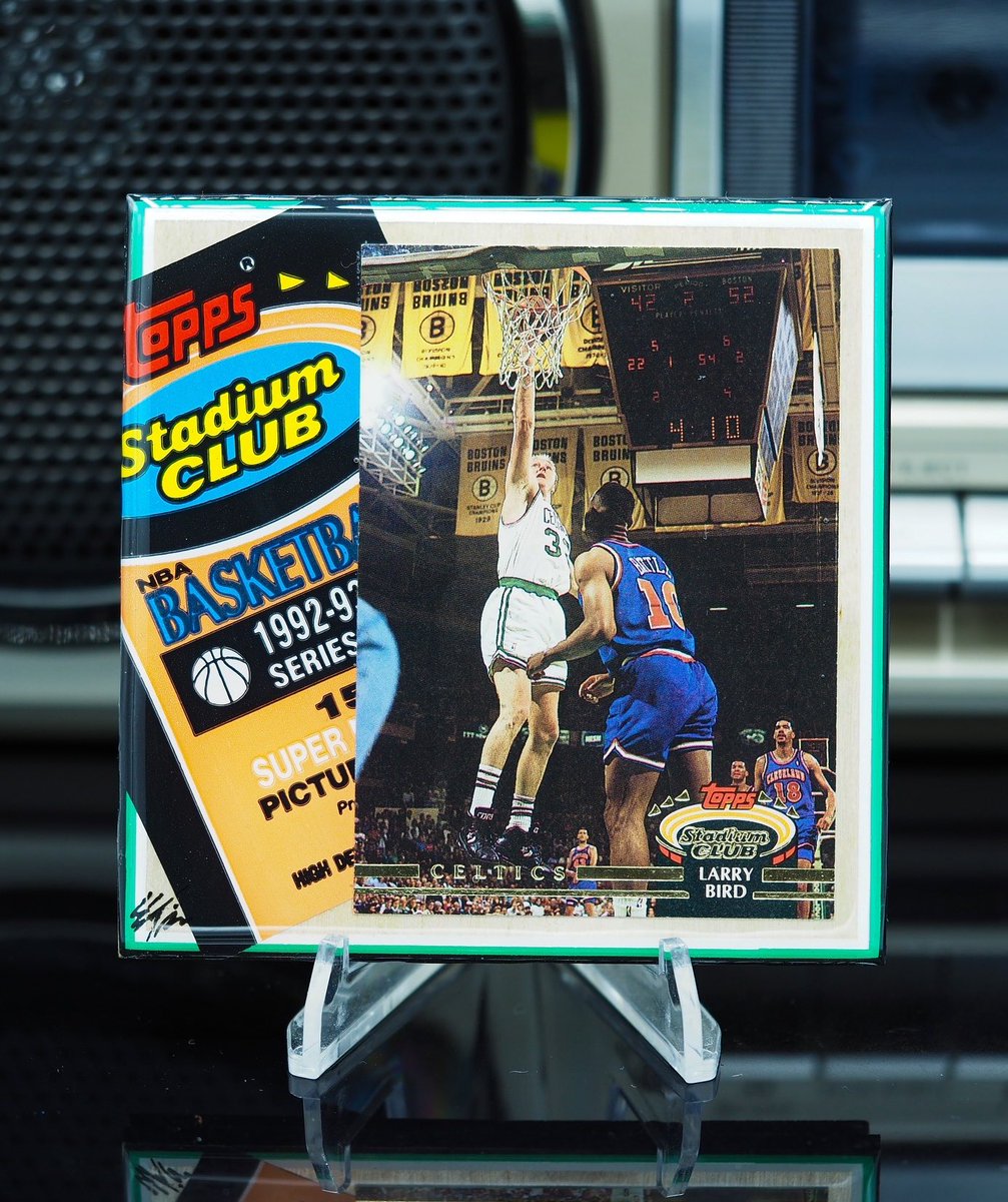 CardTiles's tweet photo. Larry Bird making a layup with some legendary banners in the rafters behind him. 🤩
This tile is available at https://t.co/fOEl7THUMQ 🙌
#classiccardtiles #larrybird #celtics #bostonceltics #bostongarden #larrylegend #waxpacks #90sbasketball #90snba https://t.co/FHfbq5oVBn