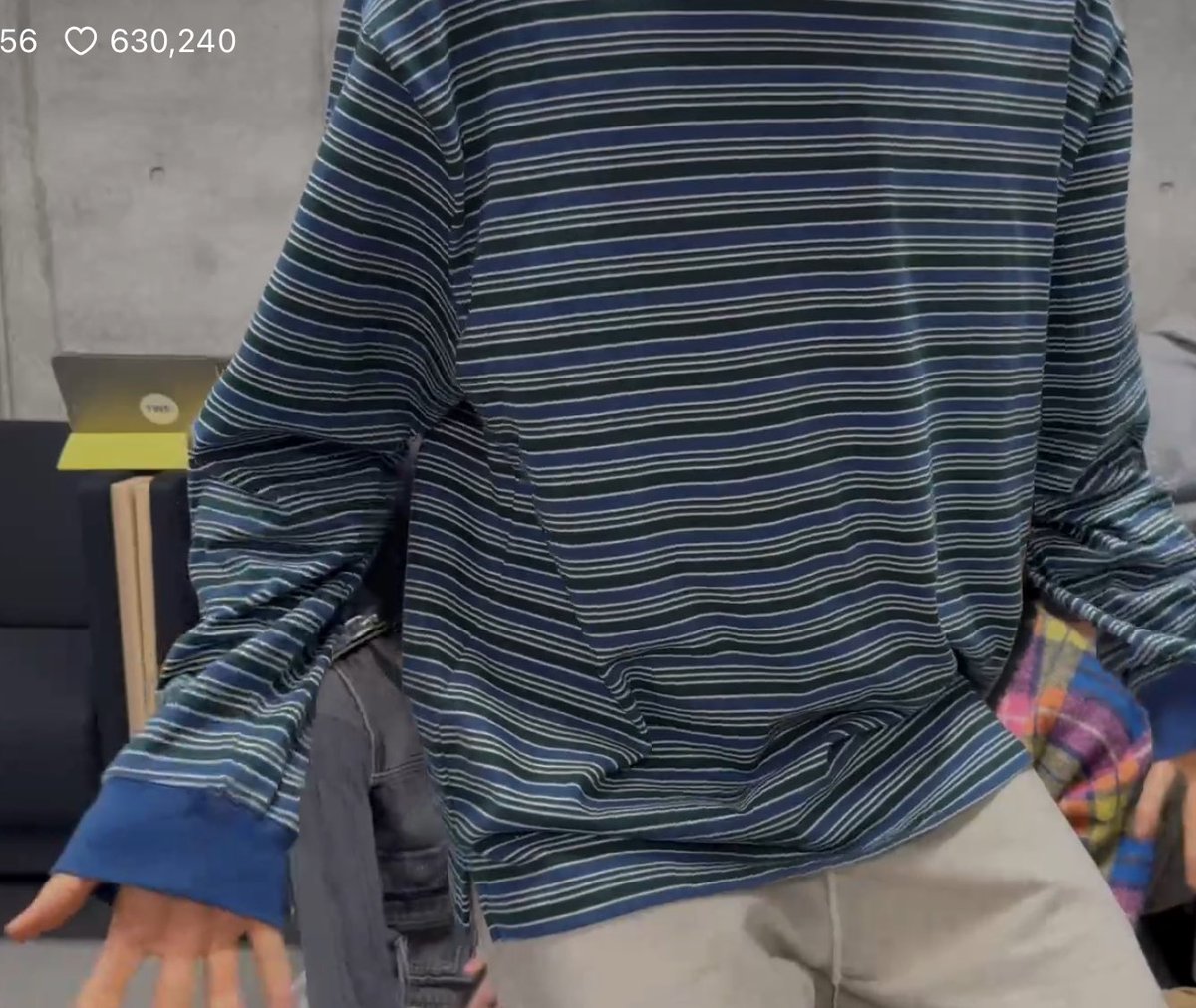 📌(영재) 유니폼브릿지
AE multi color stripe l/s tee green
musinsaapp.page.link/QAFtZt5CcPHumf…
(무신사에서 구매가능)

📖 250314 위버스 라이브