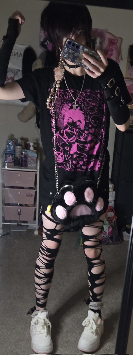 Emovampireboyf's tweet photo. What's underneath the emo boys' clothes? Some slutty panties of course. https://t.co/OGmIyzT5aI