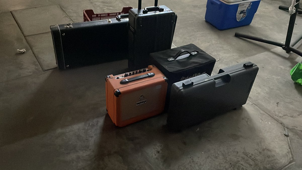 kurt149's tweet image. Que putiza ir a tocar , pero pues mañana en el Olimpo fest, y todavía me faltan dos guitarras de mi casa , junto a mi gran banda blue haze , #progOn