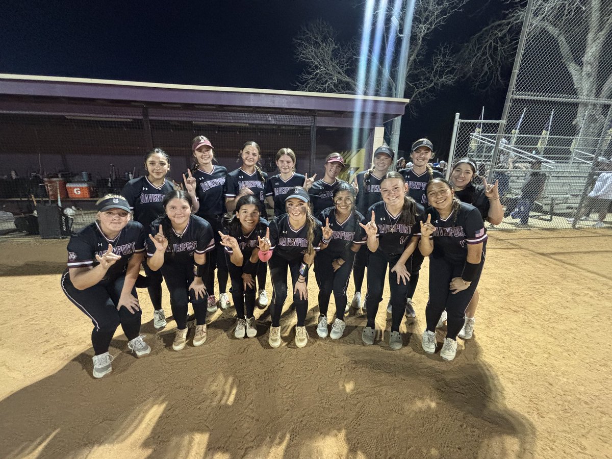Davenport High School Softball tweet media