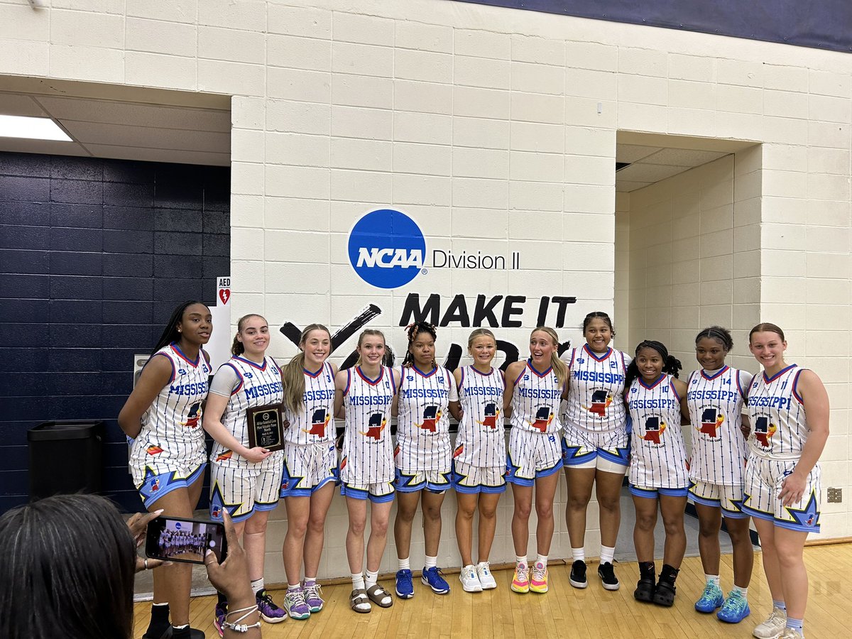 Kazli Timbes (@kazlitimbes) on Twitter photo What an HONOR💙<a href="/bmidd2/">Brian Middleton</a> <a href="/AthleticsTCHS/">TCHS Athletics</a> <a href="/ALSoStarz/">AL Southern Starz</a> What an HONOR💙<a href="/bmidd2/">Brian Middleton</a> <a href="/AthleticsTCHS/">TCHS Athletics</a> <a href="/ALSoStarz/">AL Southern Starz</a>