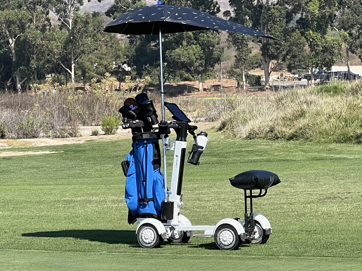 hibcam's tweet photo. @NUCLRGOLF I owned one for 2 years.  Great cart! I had my speaker, iPad and rangefinder mounted to the handle bars.  Mine had a seat and an umbrella as well! https://t.co/M4HYRAyqbv