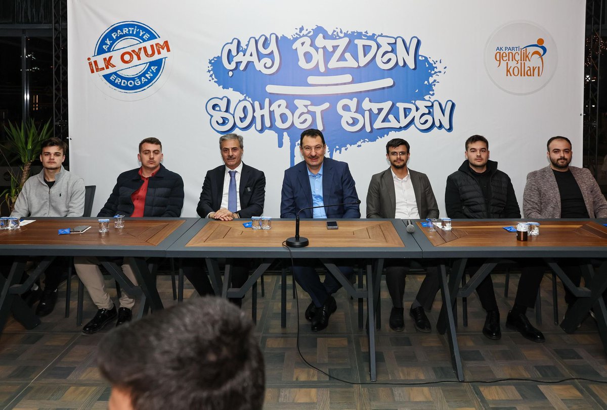 YeniSecmen54's tweet photo. Çaylar Bizden Sohbet Sizden ☕️☺️ https://t.co/6SD0ENq79e