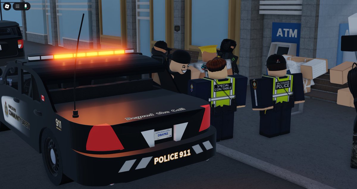 VancouverRoblox's tweet image. Our Special Municipal Constables are out in the community, conducting proactive patrols to keep sidewalks safe for everyone. If you see us out and about, feel free to say hello! #VPD #CommunityPolicing #StaySafe