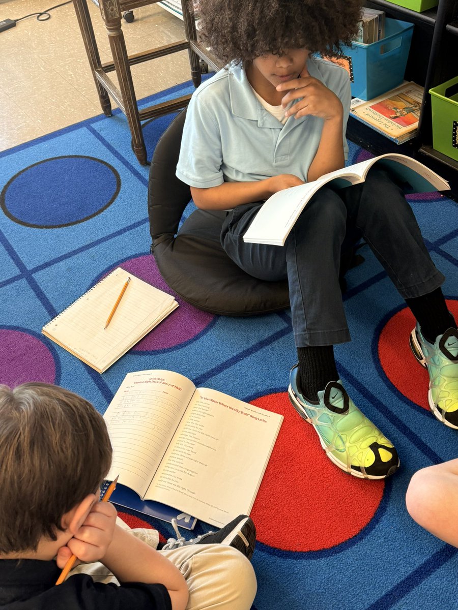 MrIceClass's tweet image. Students in Ms. Milam’s class interpret a video “in the Water Where the city ends” with deep conversation and analysis of tone. @ELeducation @JCPSAcademics