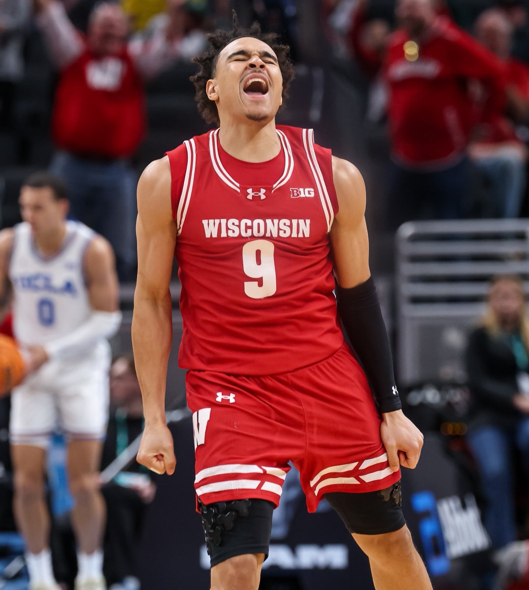 OptaSTATS's tweet photo. In the last 25 seasons, there have been over 1.75 million instances of 3 Division I teammates combining to take at least a dozen 3-point shots in a game (min. 1 for each).

Only one of those trios made every one: @BadgerMBB's John Tonje, Steven Crowl &amp; Kamari McGee today (12/12). https://t.co/c39jMc04kg