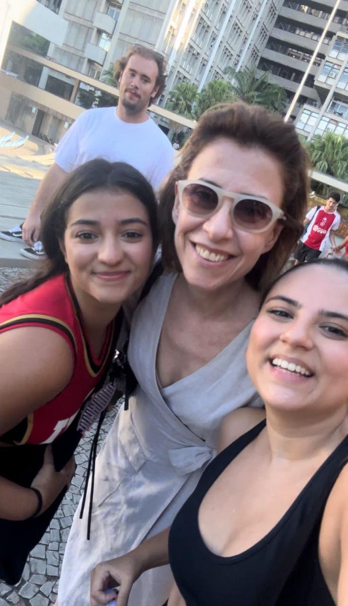 Norma__Lima's tweet image. Mais #fernandatorres na #uerj hoje, 13/3