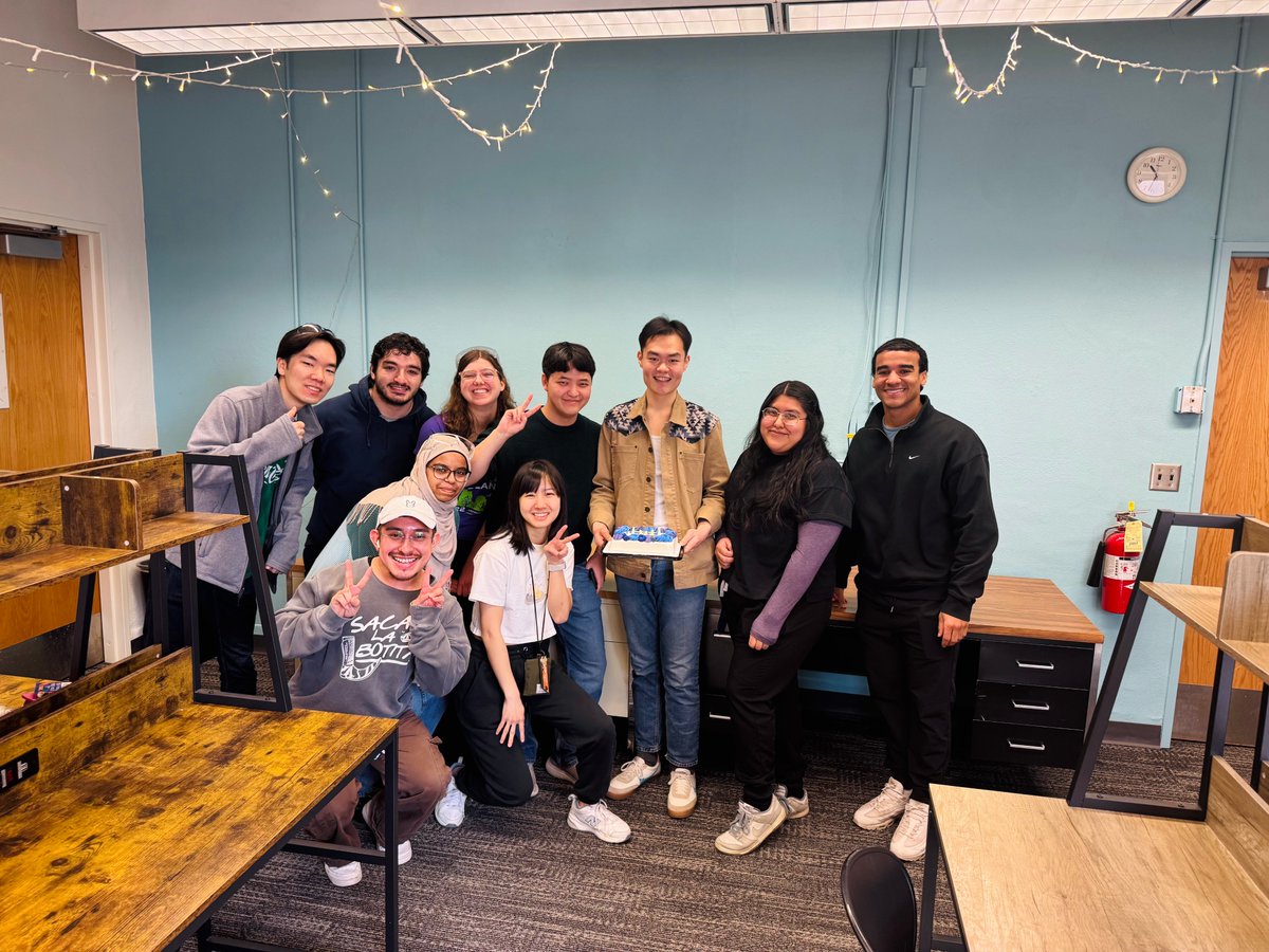 Ramirez Lab (@ramirezlab_) on Twitter photo A great end to the week–our glovebox arrived 🧪 & we celebrated Clarence's birthday along with <a href="/robertsgroupumn/">Roberts Group at UMN</a>! 🎉 A great end to the week–our glovebox arrived 🧪 & we celebrated Clarence's birthday along with <a href="/robertsgroupumn/">Roberts Group at UMN</a>! 🎉