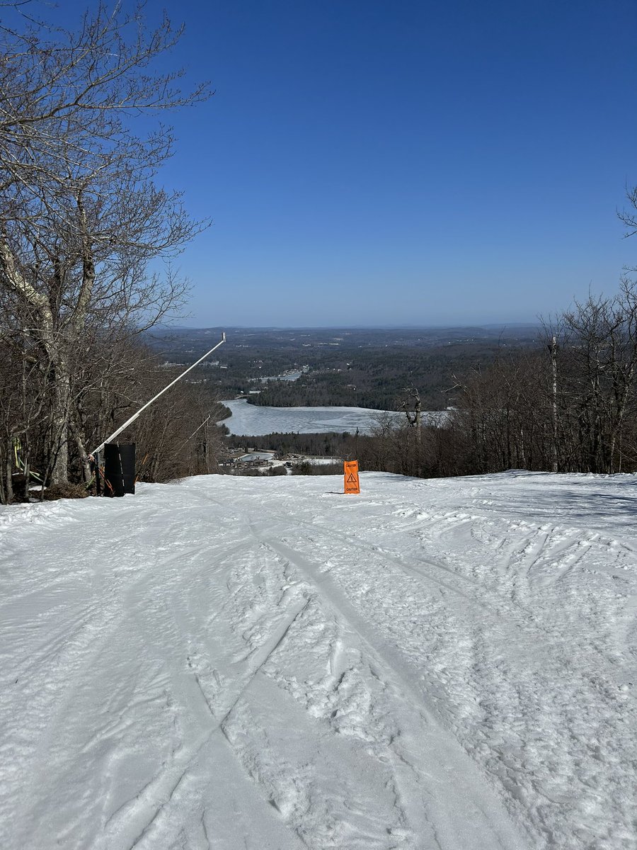 Jennybabe87's tweet photo. Perfect afternoon at @Wachusett https://t.co/ntCD0rMoxS