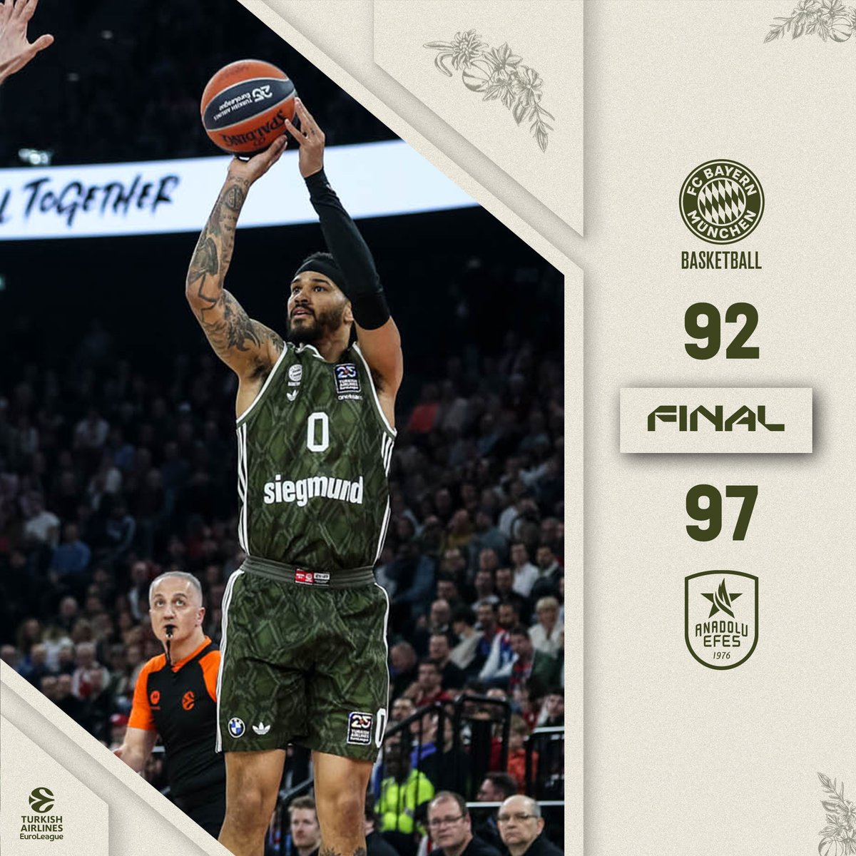 FCBBasketball's tweet photo. Final at #SAPGarden.
#FCBB #BAYEFS #EuroLeague (c) Stickel https://t.co/n3uIemK3Am
