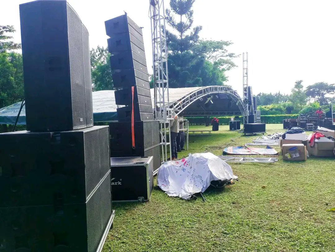 JONARDEVENTS's tweet photo. From an empty field to a festival experience!
The sound, the lights, the energy—Jonard Events makes it happen.
#JonardEvents
#jcil
#engasiimwejonard
#EventMagic
#WeSetTheStage https://t.co/rq0xEaYivR