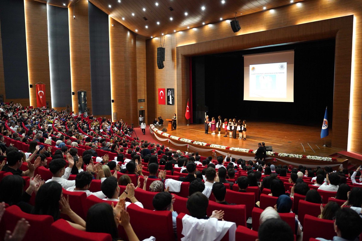 haber324mersin's tweet photo. Mersin Üniversitesi Tıp Fakültesi Öğrencileri 14 Mart Tıp Bayramında Beyaz Önlüklerini Giydi!
https://t.co/PciXHl4EsW
#mersin #14mart #TIPBAYRAMI #meü https://t.co/yeWBQcaEpZ