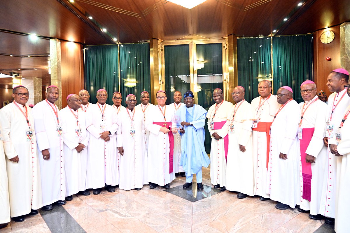 voiceofnigeria's tweet image. President Bola Ahmed Tinubu @officialABAT has reaffirmed his commitment to economic reforms, stating that tough decisions like fuel subsidy removal are necessary for a resilient future. #NationalDevelopment #Hope #Tinubu