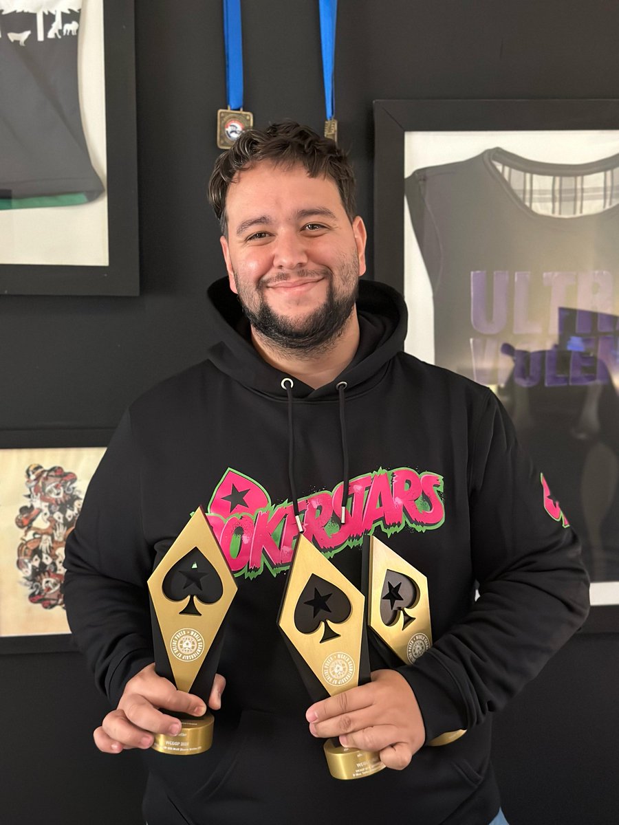 ultraviol3nt's tweet photo. Llegaron los tres! Felicidad absoluta!!! https://t.co/3xNVqMH4eI