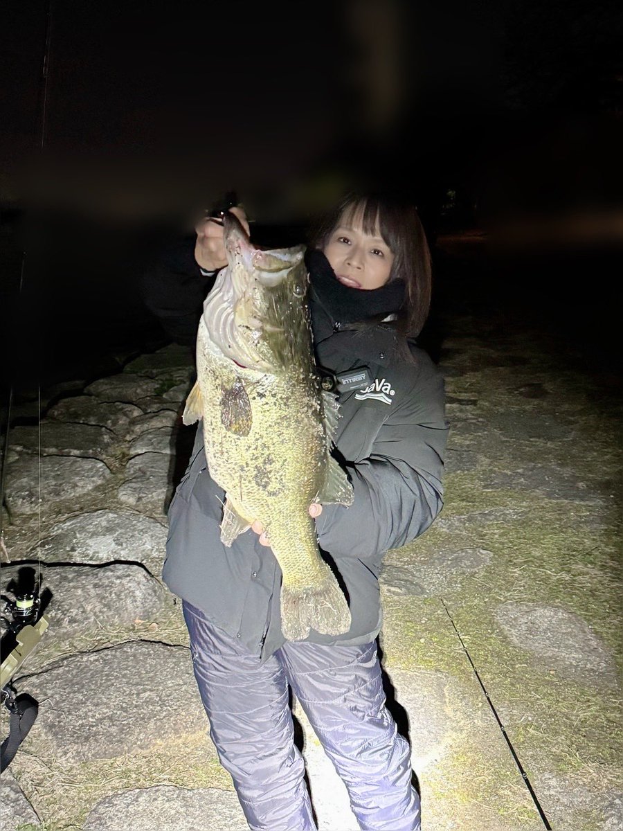 kayoko_bass's tweet photo. ｷﾀ━━(*ﾟДﾟ*)━━!!どうしょ💦
 #ギガノト アカメタで
ロクマル☆10ポンド釣れた🥹
24メタ入魂︎💕︎

#BSHC-76M/X+ #BASSHACK89 #LUV2PLNT #bassfield #valleyhill #SEDS #SEEDRIC PLANTS  #ロクマル  #琵琶湖  #バス釣り  #YOROI鎧 https://t.co/sVcKuagbEj