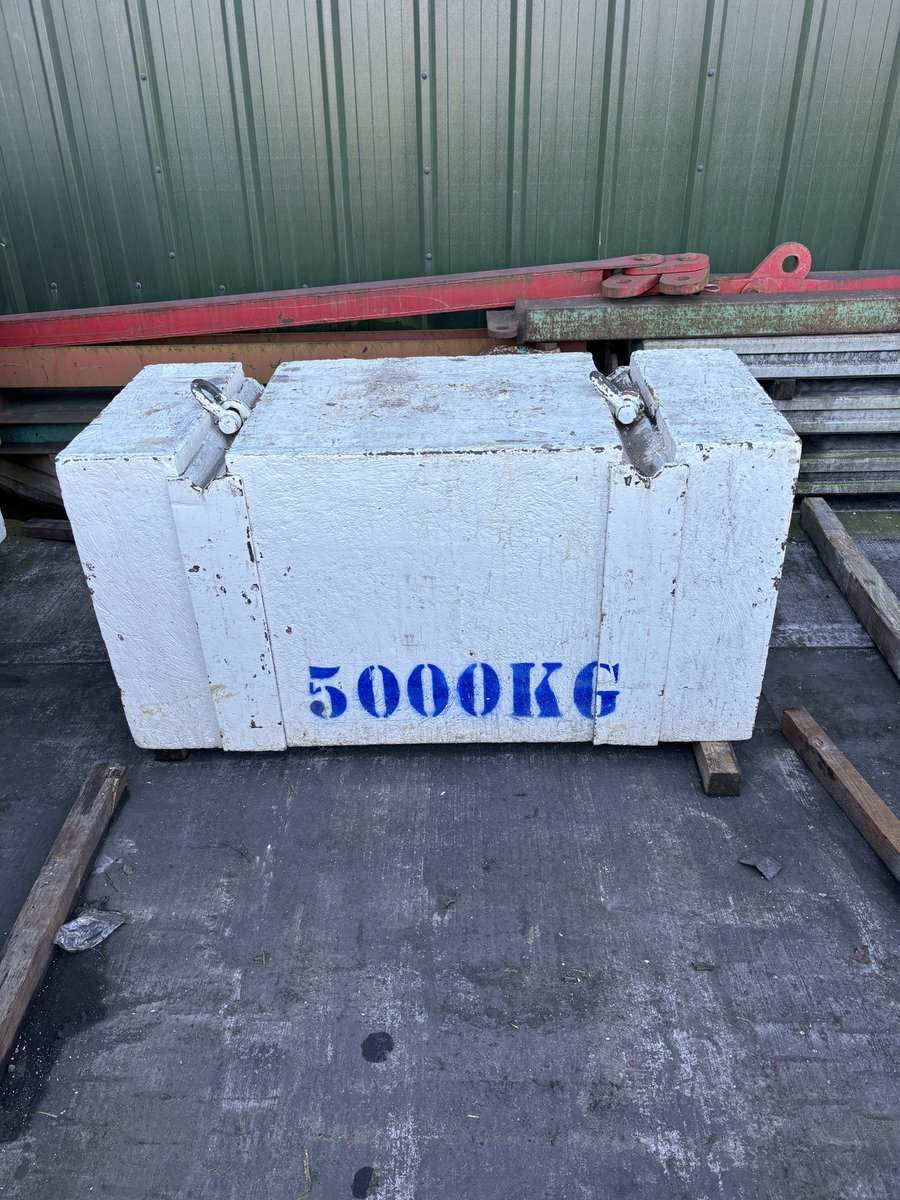 TestWeights's tweet image. 300 tonnes lifting cradle ready to go out on hire. 
We have hundreds of tonnes of weights for hire as well. 

weightsforhire.com