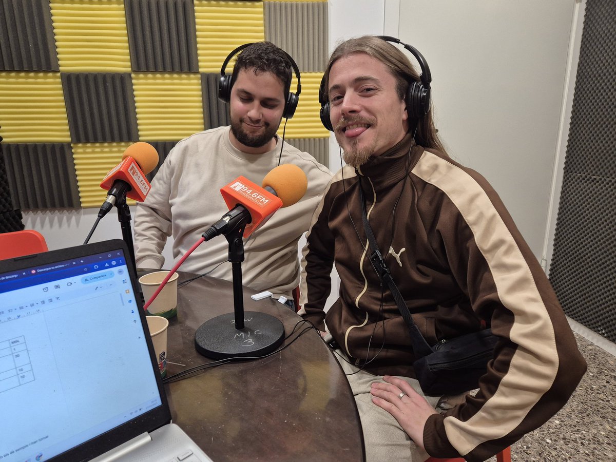 BomboiCaixa's tweet photo. Bombo i Caixa - Programa 3x18
🎙 Entrevista a Statu Quoniam / Salut mental, música en directe, Erol Urbà, @OPFESTcat, Cardedeu, #ElsdeSempre...
🎵 Novetats musicals: @unaaltrajuny, Lins EFX i Breitwieser, @Lildamiboi, Extraño Weys, QUIMO https://t.co/hS5y5ssD6G