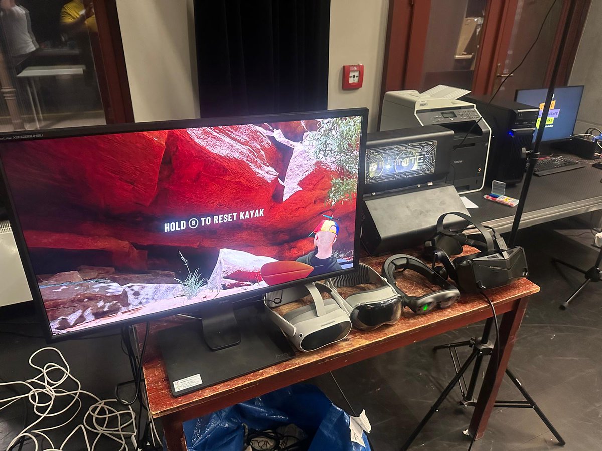 INFINITE_cz's tweet photo. At Aimtec hackathon, showcasing less known VR systems and mentoring hackers :) https://t.co/lJFCdRxxZs