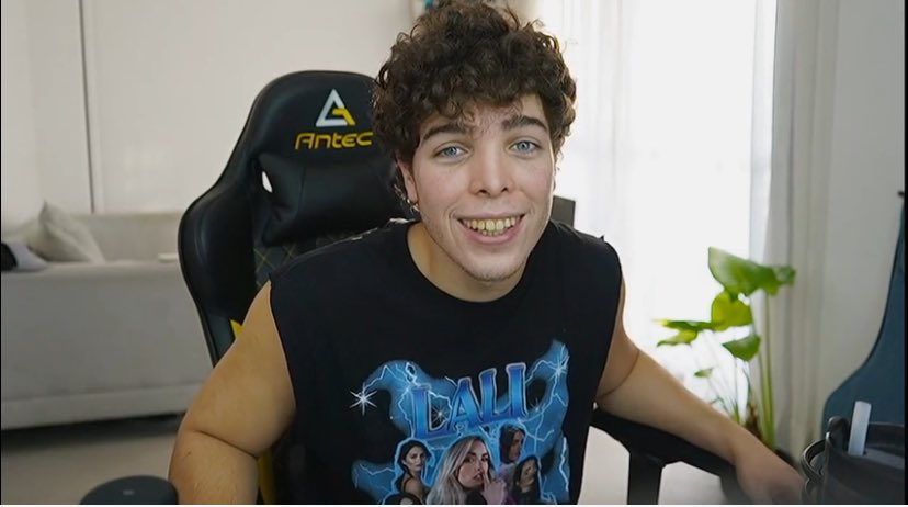 Se le andan pudriendo los dientes a Juani😰