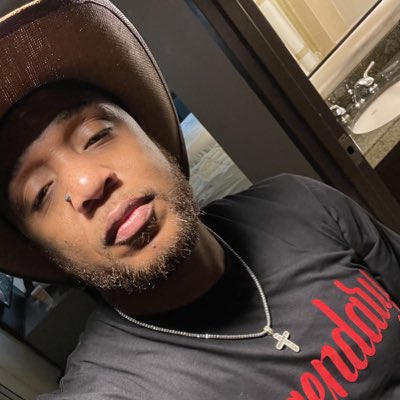 RedDaHardHead's tweet photo. #NewProfilePic https://t.co/etjrbF8P2B