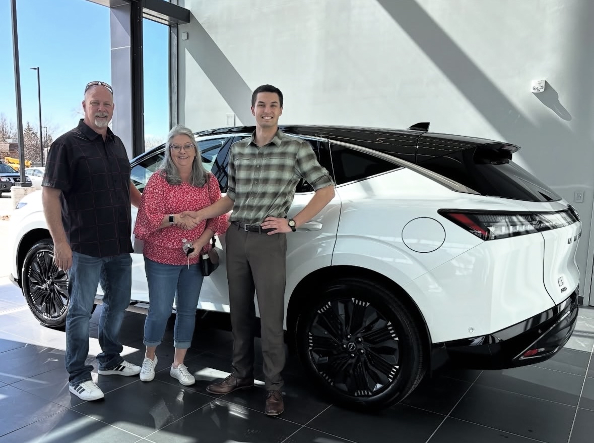 FoCoNissan's tweet photo. Congrats to Chris and Donna on their beautiful new Murano Platinum! Thank you for your business from sales consultant, Bodie, and the rest of the Fort Collins Nissan family!

#nissan #nissanmurano #nissanfamily #nissanlove #nissanlovers #foco #fortcollinsco #fortcollins #colorado https://t.co/YkpvxMi4Gx