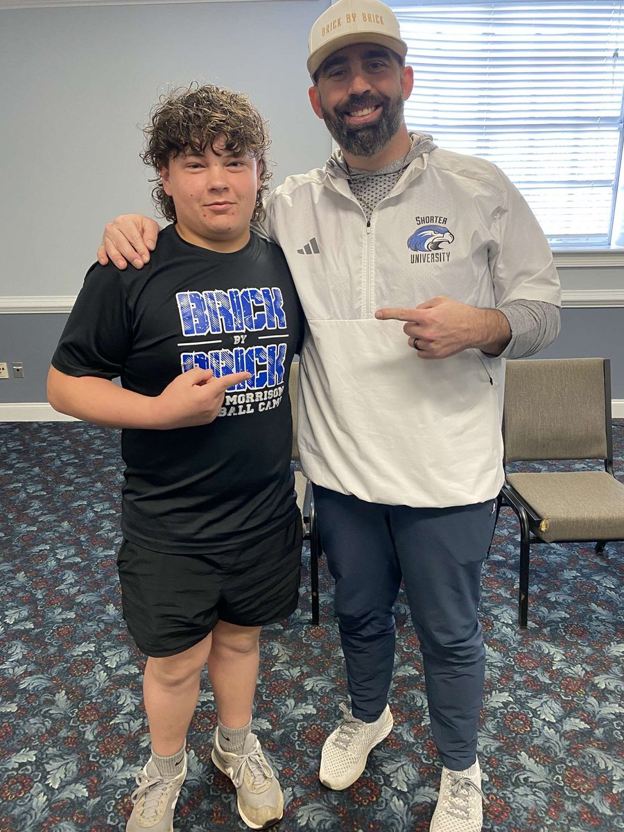 WalkerHarrisFB's tweet image. Awesome to see @coachmorrison58 on my career field trip today to Shorter!#brickbybrick @NwGaFootball @coach_andyscott