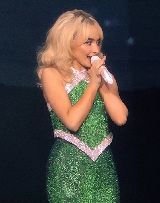 Sabrina Carpenter's NEW green dress for the third act of her second show in Manchester! #ManchesterShortnSweet Sabrina Carpenter's NEW green dress for the third act of her second show in Manchester! #ManchesterShortnSweet