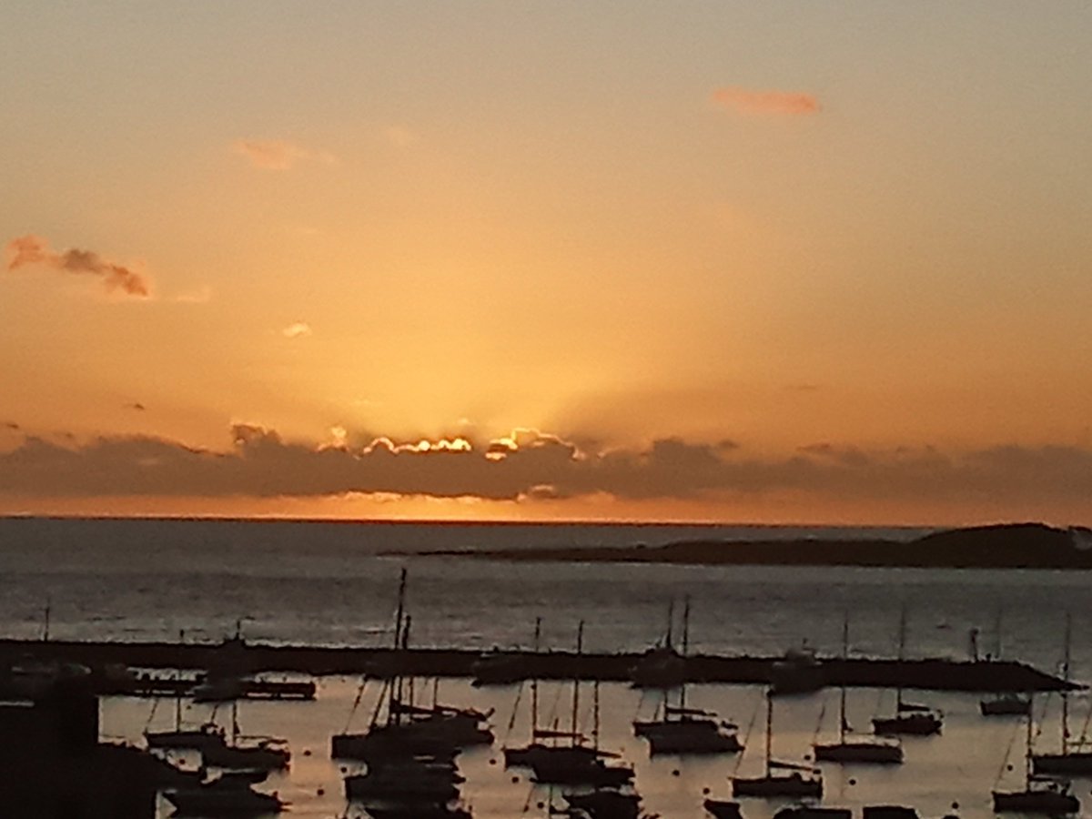 FitoSayago's tweet image. Un buen atardecer. #puntadeleste #puertdepuntadeleste #islagorritti