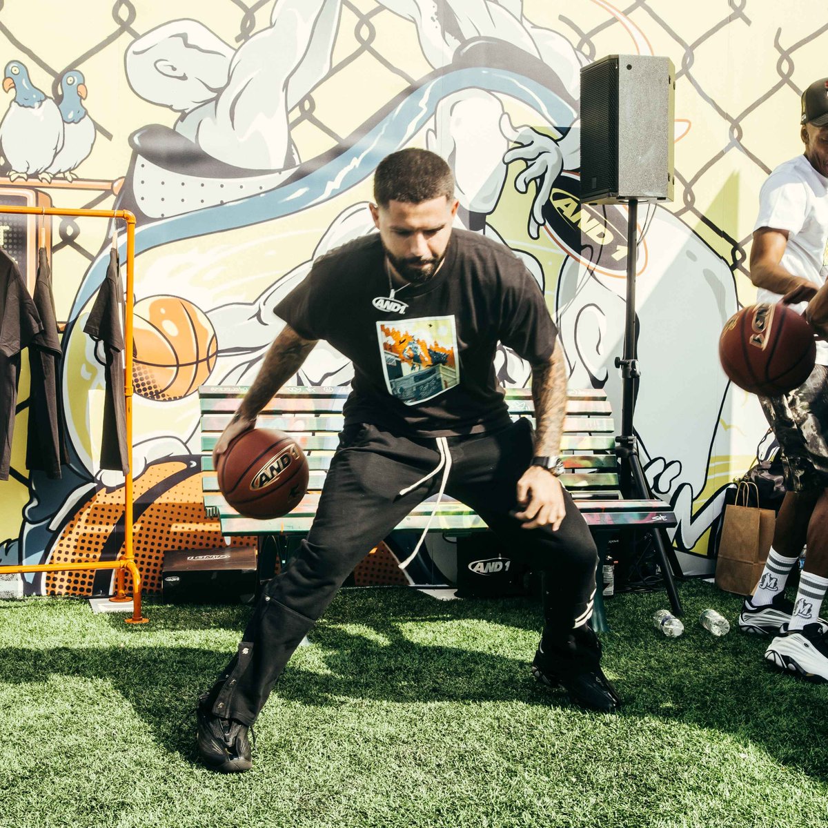 and1basketball's tweet photo. Throwback to Sneaker Con when we brought the heat ๐ฅ๐ฅ @sneakercon #MadGamePro #SneakerCon #AND1 https://t.co/oJUW3KaeVT