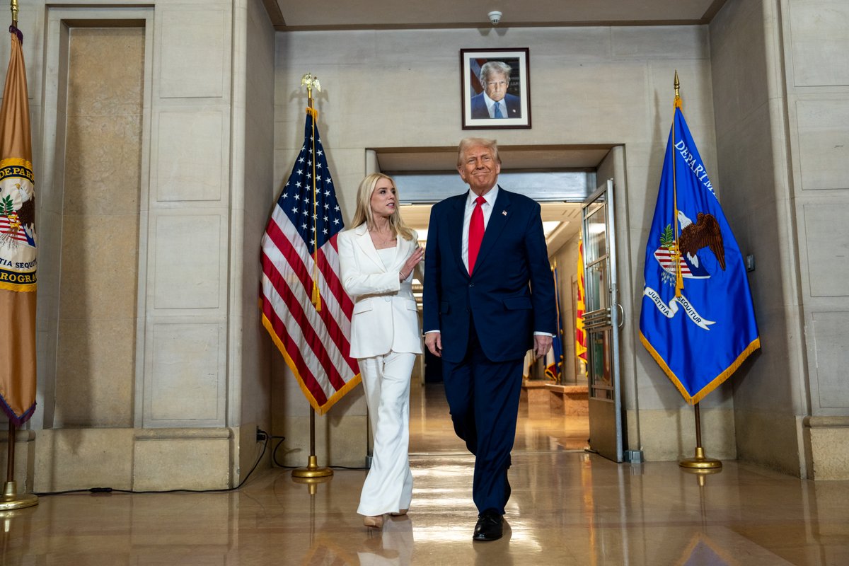 "Our predecessors turned the Department of Justice into the Department of INJUSTICE.

I stand before you today to declare that those days are OVER —  and they are never going to come back." - President Donald J. Trump 🇺🇸