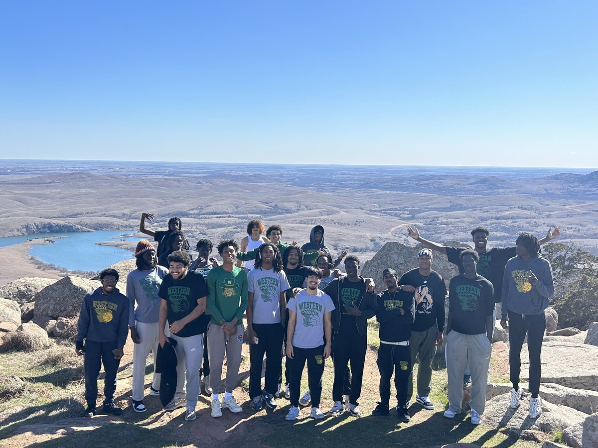 Western men’s season comes to an end with a loss in Region 2 Semi finals. Pioneers conclude the season 23-9 .  Will be releasing highlight videos on our available Sophomores Monday. Thank you to all Pioneer supporters and fans for a memorable season.