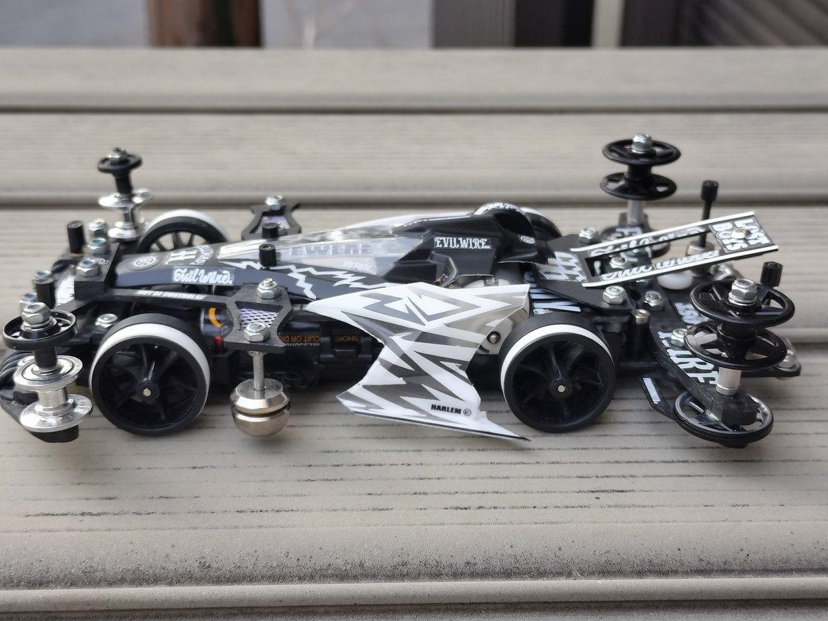 ミニ四駆完成品 シロクローモデルVZ full customネオファルコン Amazon