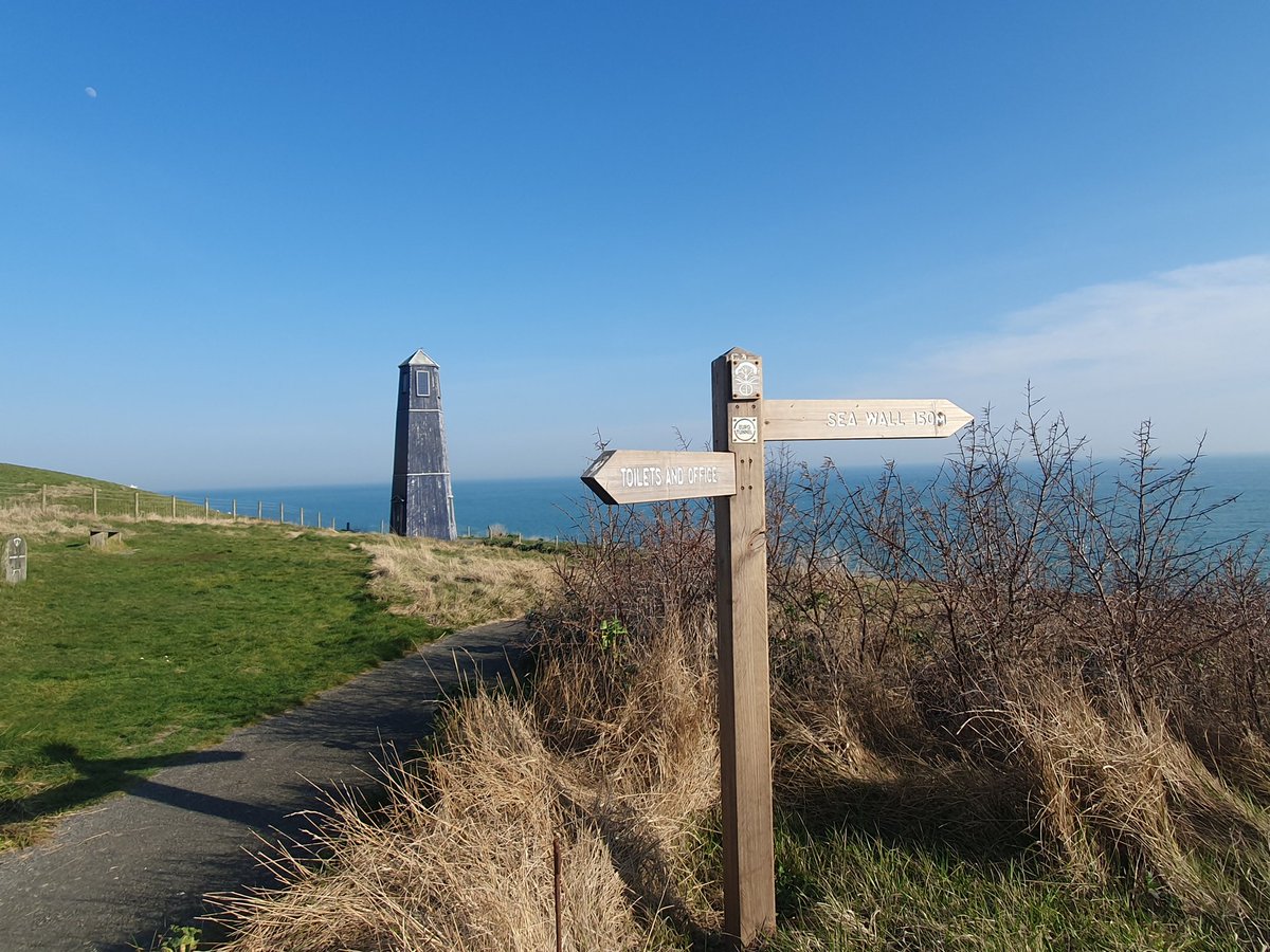563Aldo's tweet photo. #fingerpostfriday

Samphire Hoe between Dover and Folkestone last Sunday. Glorious 🌞 weather 😊 

https://t.co/57F8fSy8yM

#whitecliffsofdover https://t.co/qJcGOnYw4O