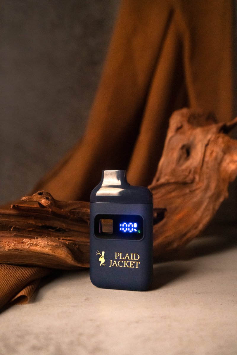 PlaidJacketWA's tweet photo. Meet the next level of live resin—our 1g disposables now come with an LED screen to track battery life, temperature, and every hit ✨

#pnw #washington #seattle #premium  #cannabisindustry #cannabisculture https://t.co/q3X6xBe1P4