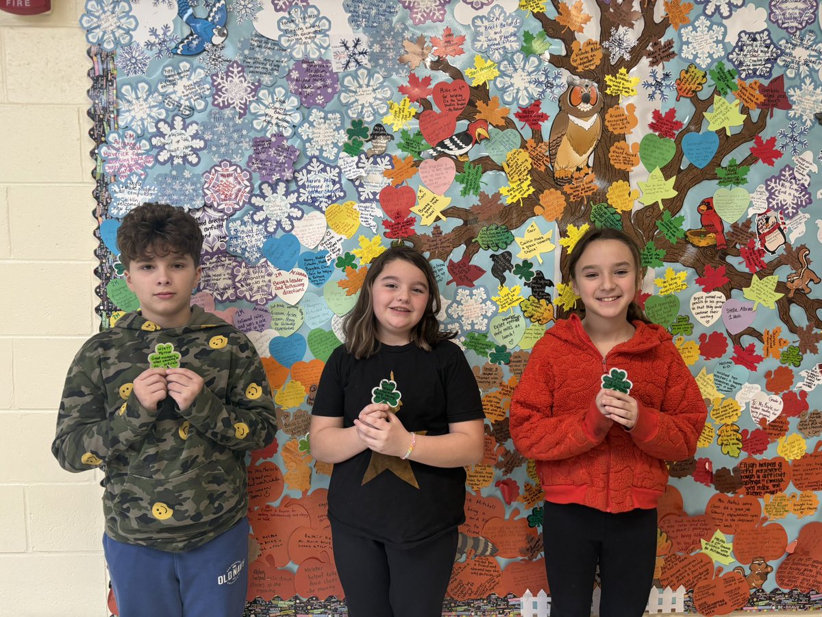 SchoolLonsdale's tweet image. 🌟Kindness is ROARING at Lonsdale! 🦁💙 As we wrap up Trimester 2, our students have shown 322 acts of kindness, bringing our yearly total to 923! 🍀 Let’s keep the kindness growing into Trimester 3! #CloversOfKindness #LonsdaleLions #KeepRoaring